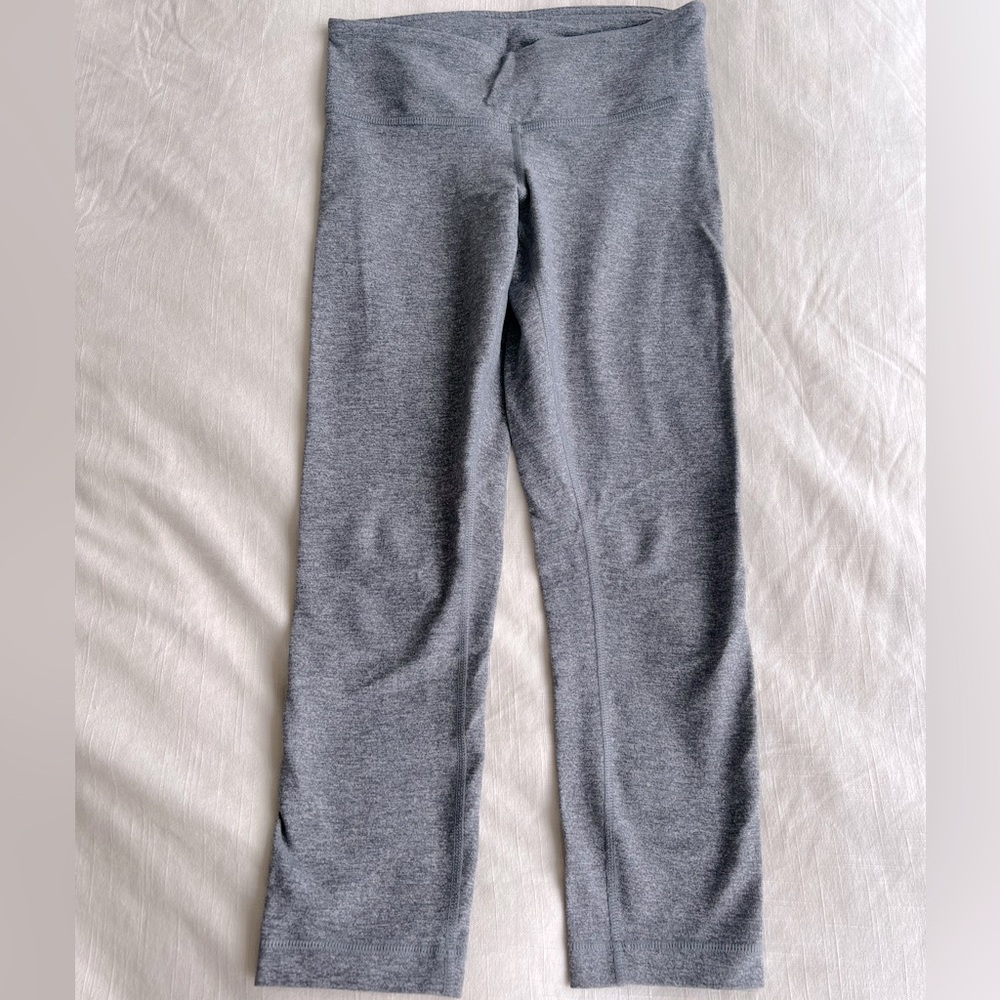 Lululemon Heathered Grey (Capri Length) (Size 4)